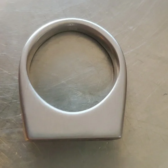 Alexander McQueen Ring - Picture 3 of 7